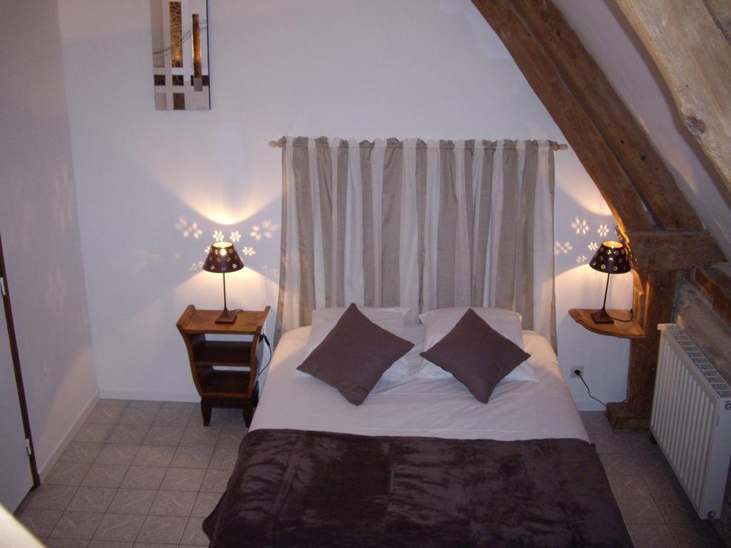 Auberge De La Luzerne Bernieres-sur-Mer Ruang foto