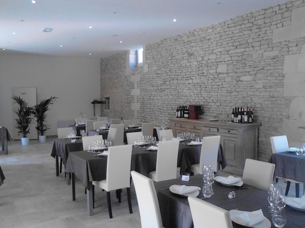 Auberge De La Luzerne Bernieres-sur-Mer Bagian luar foto