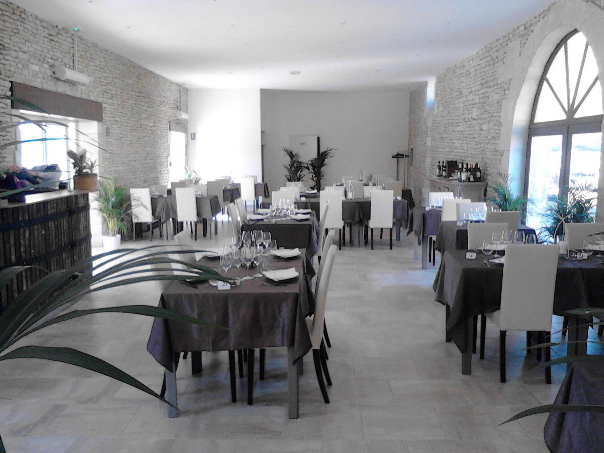 Auberge De La Luzerne Bernieres-sur-Mer Bagian luar foto