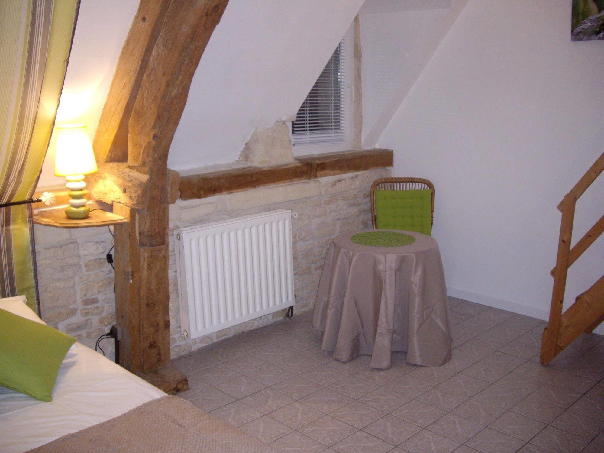 Auberge De La Luzerne Bernieres-sur-Mer Bagian luar foto