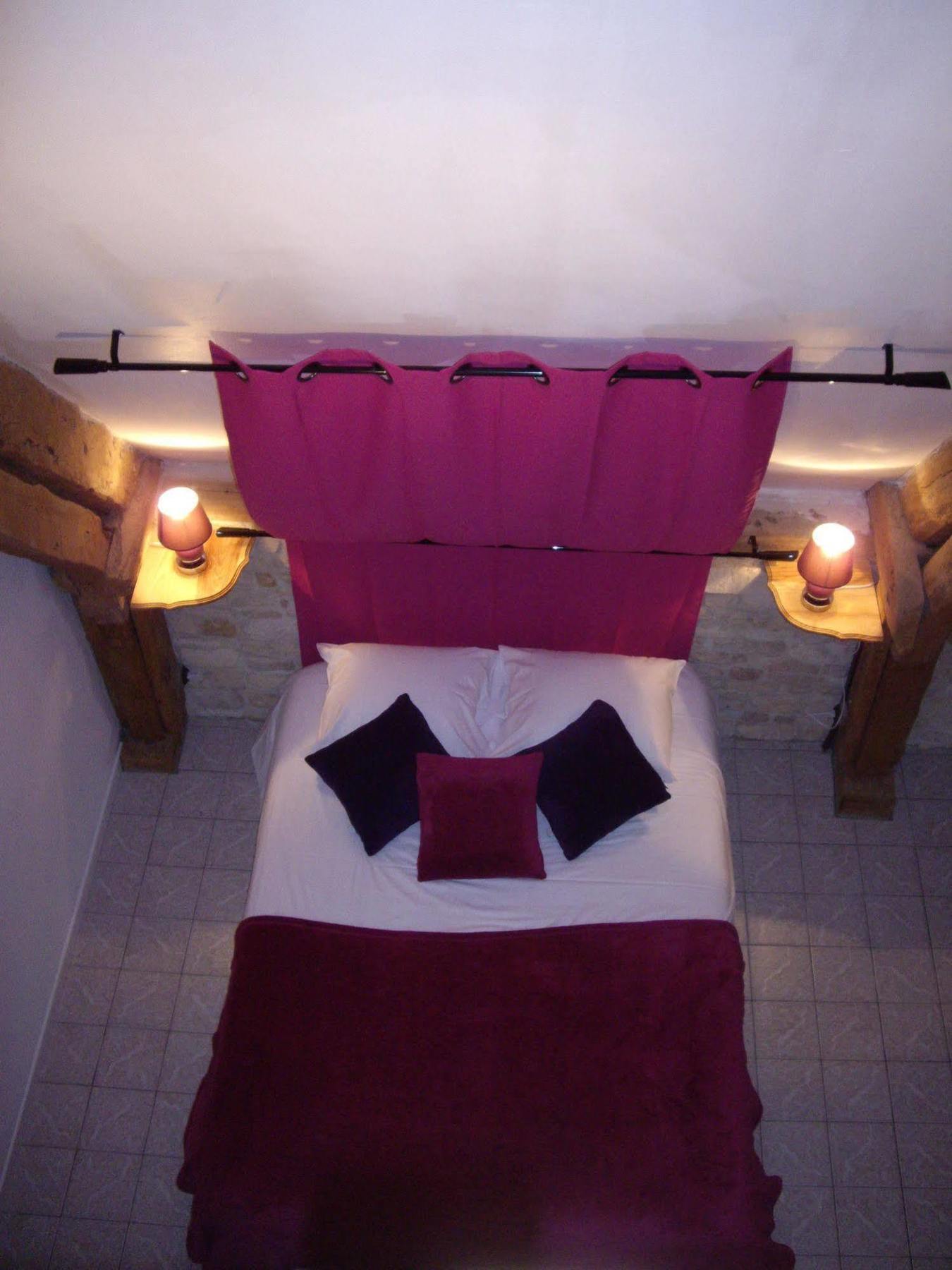 Auberge De La Luzerne Bernieres-sur-Mer Bagian luar foto