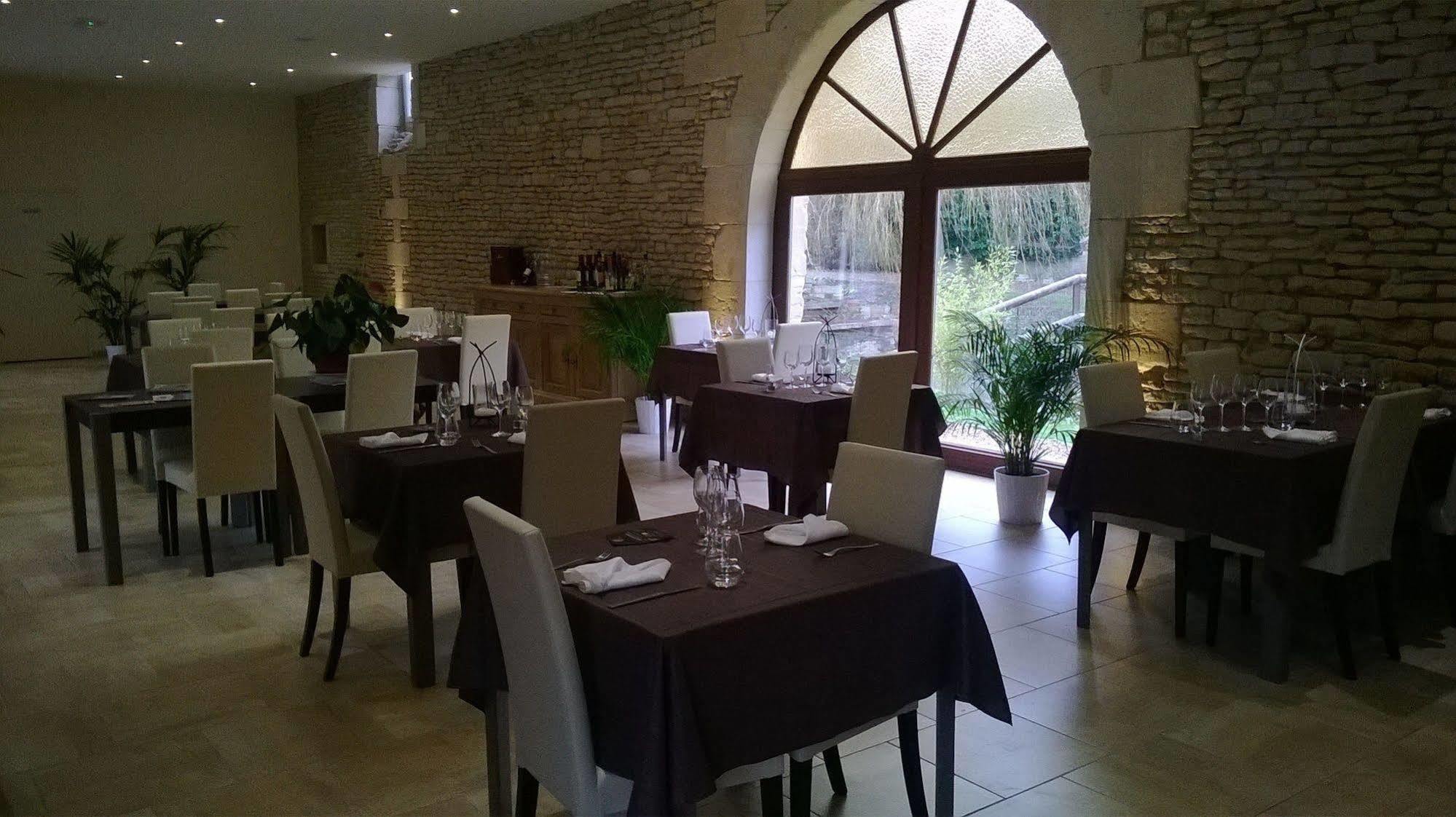 Auberge De La Luzerne Bernieres-sur-Mer Bagian luar foto